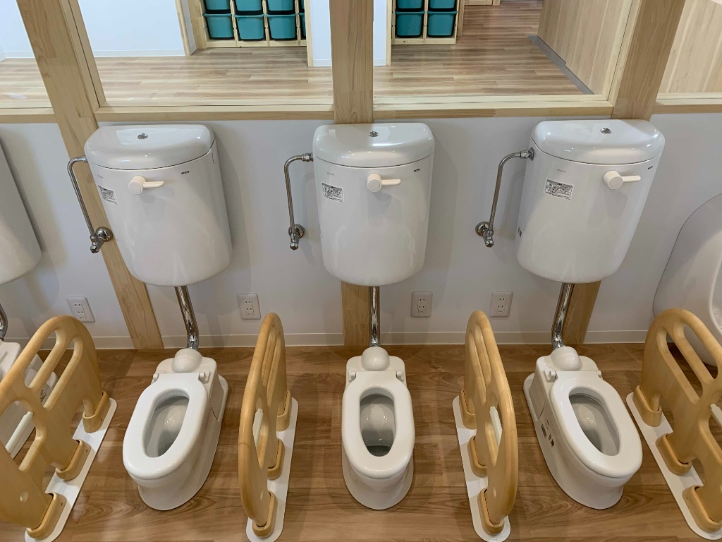 2歳児トイレの様子